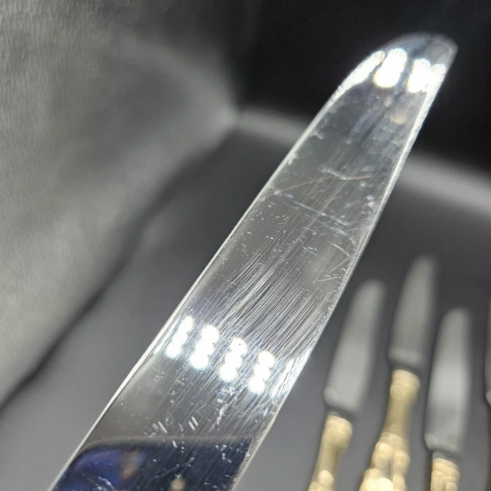 Towle Gold Electroplate Stainless 7 Dinner Knives Flatware TWS545 Cameo Scrolls